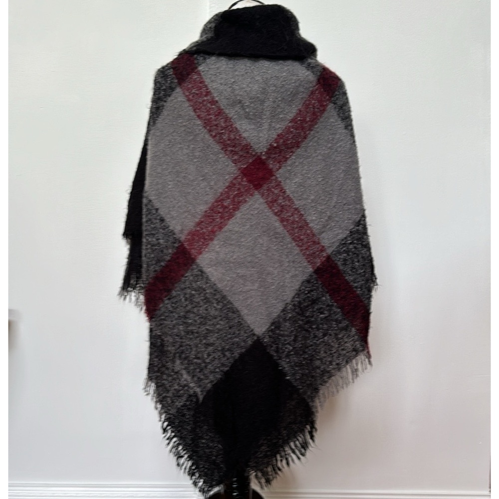 Altare Open Front Shawl Toggle Wrap - Picture 6 of 9